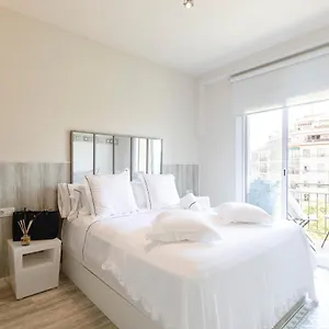 Apartment Chic Gran Via, Barcelona