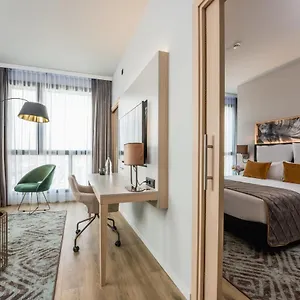 4* Ξενοδοχείο Leonardo Royal Fira