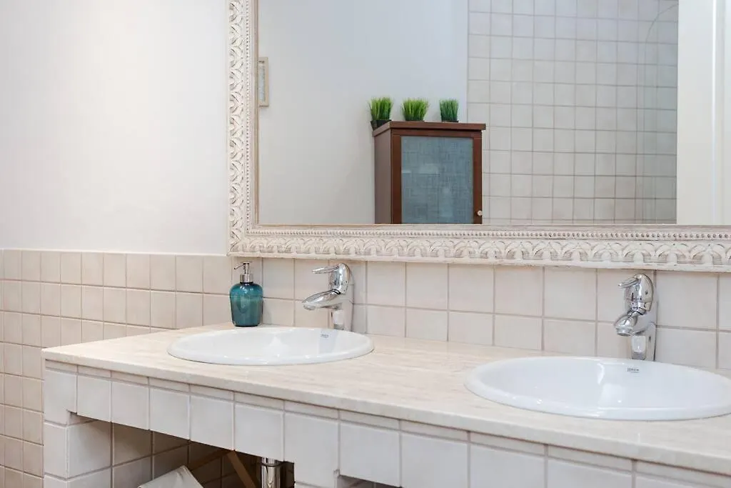 Central 2 Bedroom By Sagrada Familia Apartment Barcelona