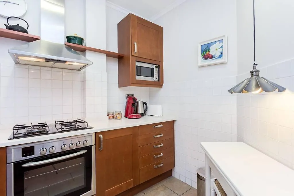 Central 2 Bedroom By Sagrada Familia 0*, Barcelona