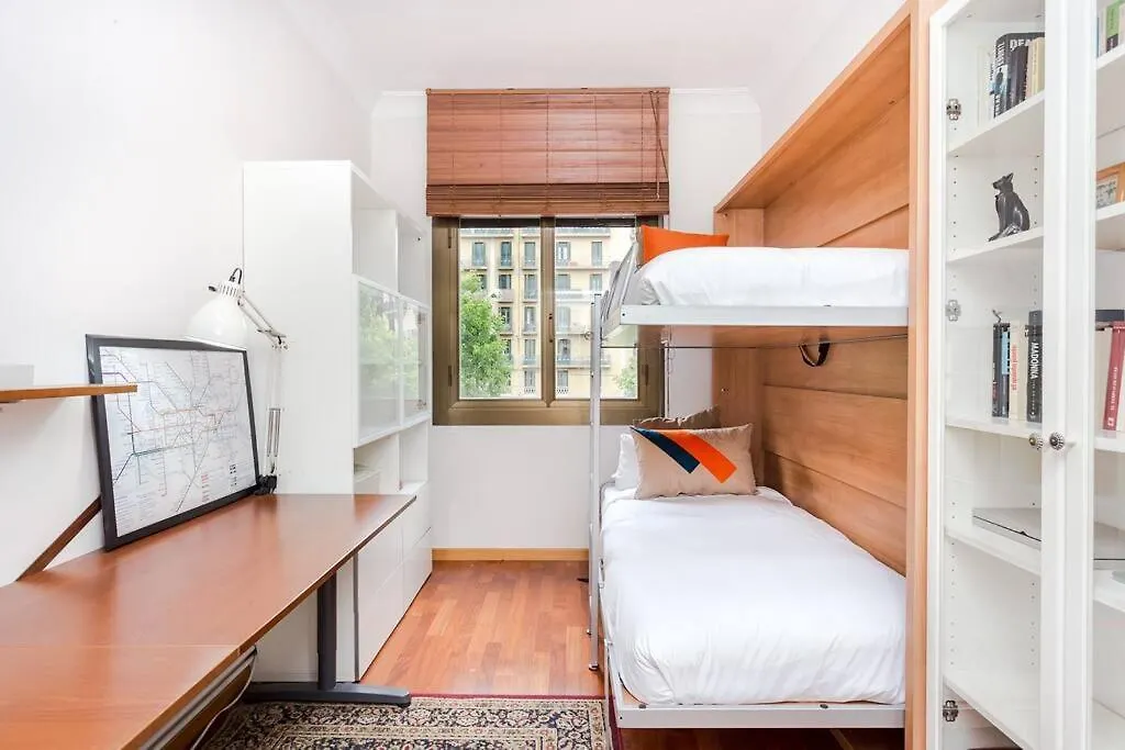 Central 2 Bedroom By Sagrada Familia 0*, Barcelona Spain