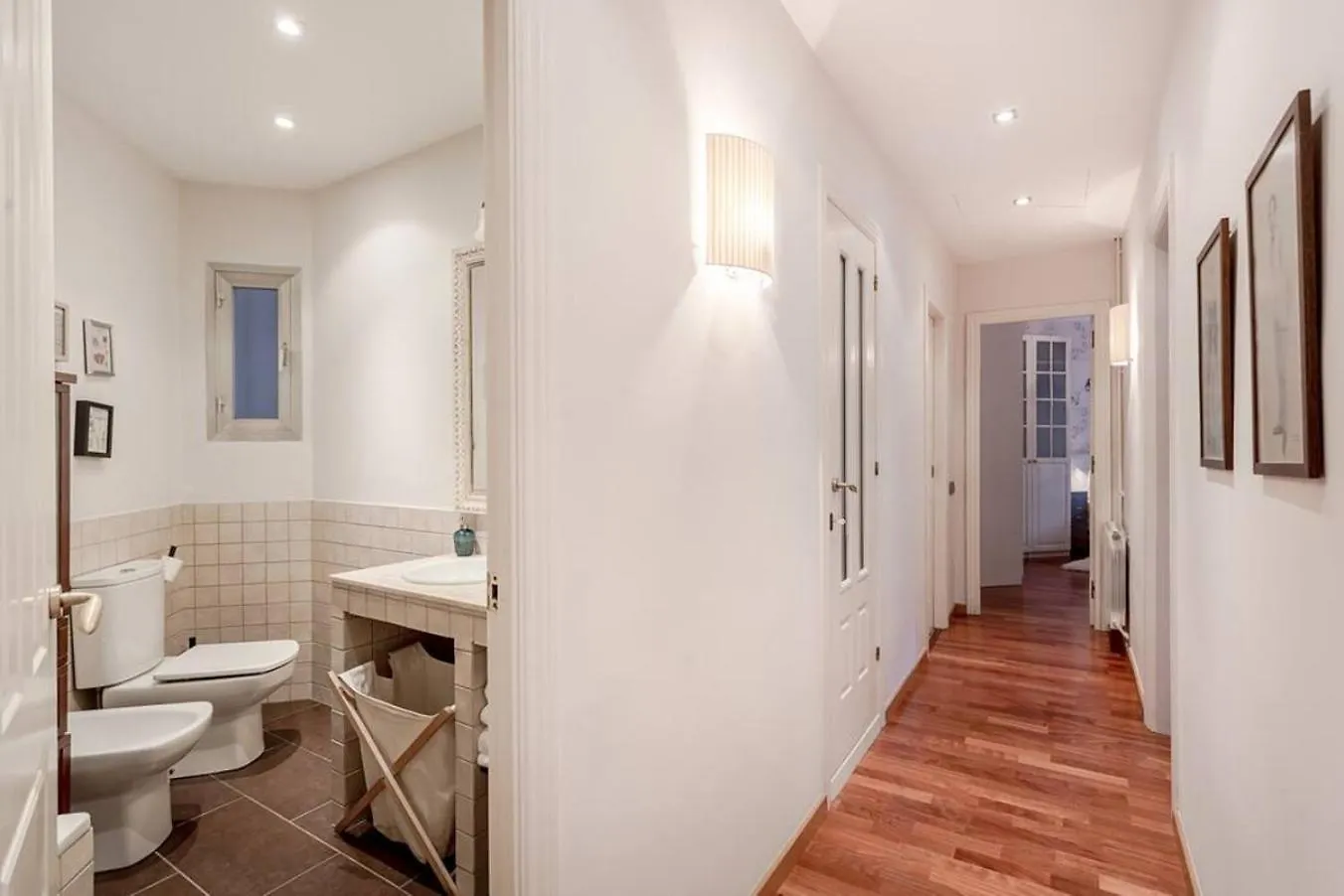 Central 2 Bedroom By Sagrada Familia 0*, Barcelona