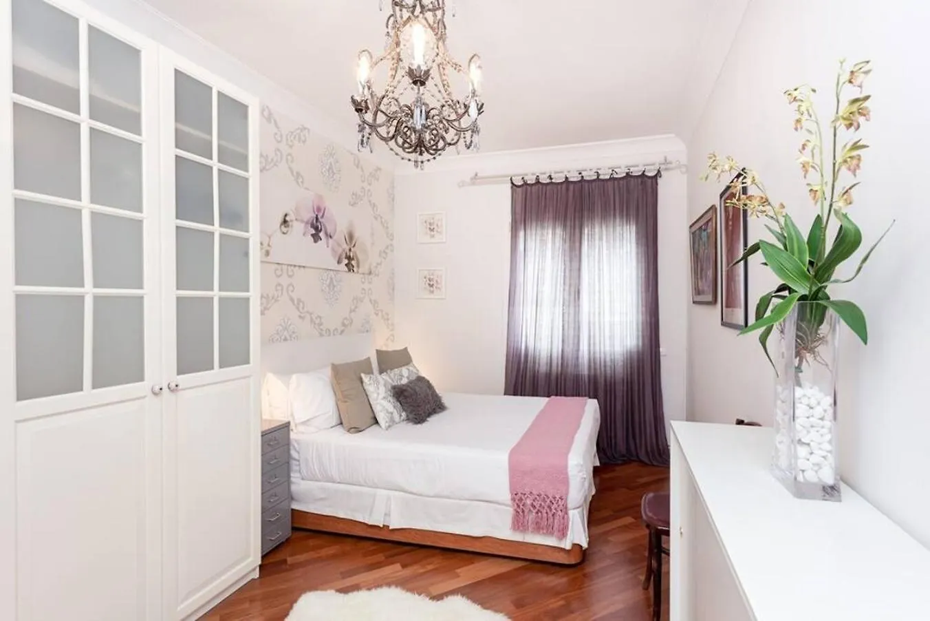 Central 2 Bedroom By Sagrada Familia